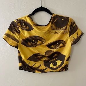 Eye print crop tee